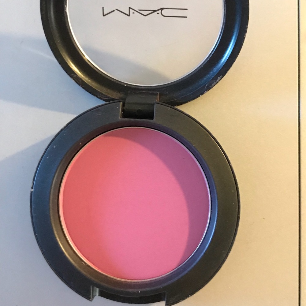 MAC coy girl blush